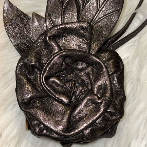 BOTKIER METALLIC FLOWER COIN PURSE - Picture 2 of 6